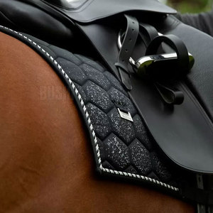 Tapis de selle confortable pour cheval avec coussin matelassé épais pour l'équitation et l'entraînement des chevaux - Product Image 5
