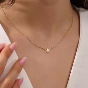 Pendentif minimaliste personnalisable en argent sterling 925 plaqué or 14 carats, forme en V, diamant taille marquise, CZ, fait main, bricolage - Product Image 2