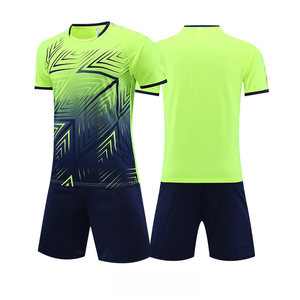Ensemble de maillots de football verts pour hommes, uniformes sportifs en polyester respirant, kits de football complets - Product Image 1