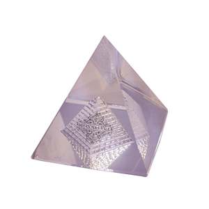 Pyramide Vastu en Cristal d'Énergie Positive pour Cristaux de Feng Shui - Product Image 1