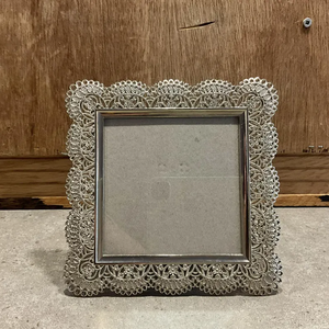 Marco de Fotos Metálico Ecológico Más Vendido con Tamaño y Color Personalizables, Diseño Moderno para Decoración del Hogar y Momentos Duraderos - Product Image 1