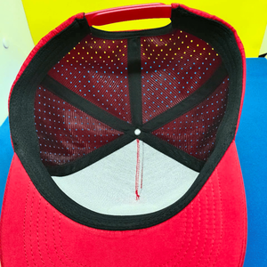 Casquette personnalisée à 5 panneaux Casquette de baseball polyester PVC en silicone avec logo Casquette de golf imperméable sport à trous découpés au laser pour hommes et femmes - Product Image 4