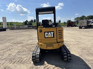 รถขุดขนาดเล็ก Cat 302.7 CR มือสอง ออกแบบมาเพื่อการก่อสร้าง จัดสวน ขุดร่อง และติดตั้งอุปกรณ์ - Product Image 4