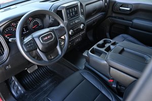 GMC Sierra 1500 Pro 4WD Crew Cab 2023 Usada en Buen Estado - Product Image 3