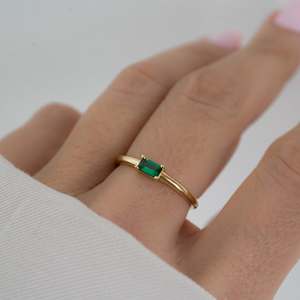 Anillo de Piedra Preciosa Esmeralda Estilo Vintage en Oro de 14k Chapado en Oro Anillo de Piedra Preciosa Verde para Mujer - Product Image 3