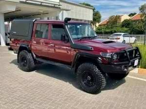 Utilisé pour les Toyota Land Cruiser 79 LX V8 D/C 4.5D-4D Acura Diesel, sièges en cuir automatiques, intérieur foncé, pneus R15, conduite à droite - Product Image 3