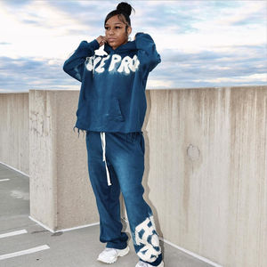 Ensemble Jogging Deux Pièces Surdimensionné Vintage en Tricot Doublé avec Logo Brodé 3D Effet Vieilli Personnalisé, Écologique et Style Streetwear - Product Image 2