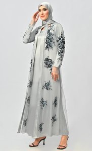 Robe Abaya royale ornée à la main avec hijab assorti - Product Image 2