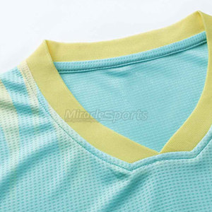 Meilleur uniforme de football fabriqué par le fabricant, vêtements de sport 100% en polyester, uniforme de football de qualité supérieure à vendre - Product Image 5