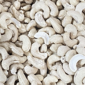 Nueces de Anacardo Crudas W320 de Alta Calidad, Secas y Comestibles, de Fábrica en Vietnam, Requisitos OEM/ODM, Santigo, 24 Meses de Vida Útil, Refrigeradas/En Frío - Product Image 1