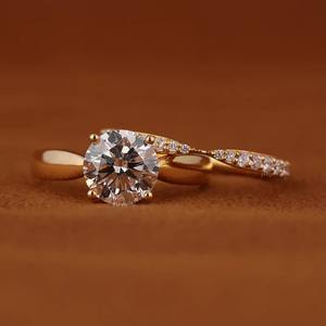 Prix de gros Bague de fiançailles en argent 925 avec diamant moissanite RS8mm VVS 2ct Bague de mariage glacée pour femmes dans le style hip-hop - Product Image 3