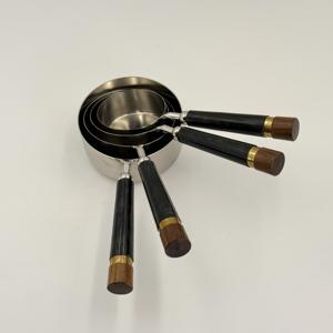 Tazas Medidoras de Acero Inoxidable Sólido Hechas a Mano con Mango de Resina, Diferentes Tamaños, Cucharas y Tazas Medidoras Redondas al por Mayor - Product Image 2