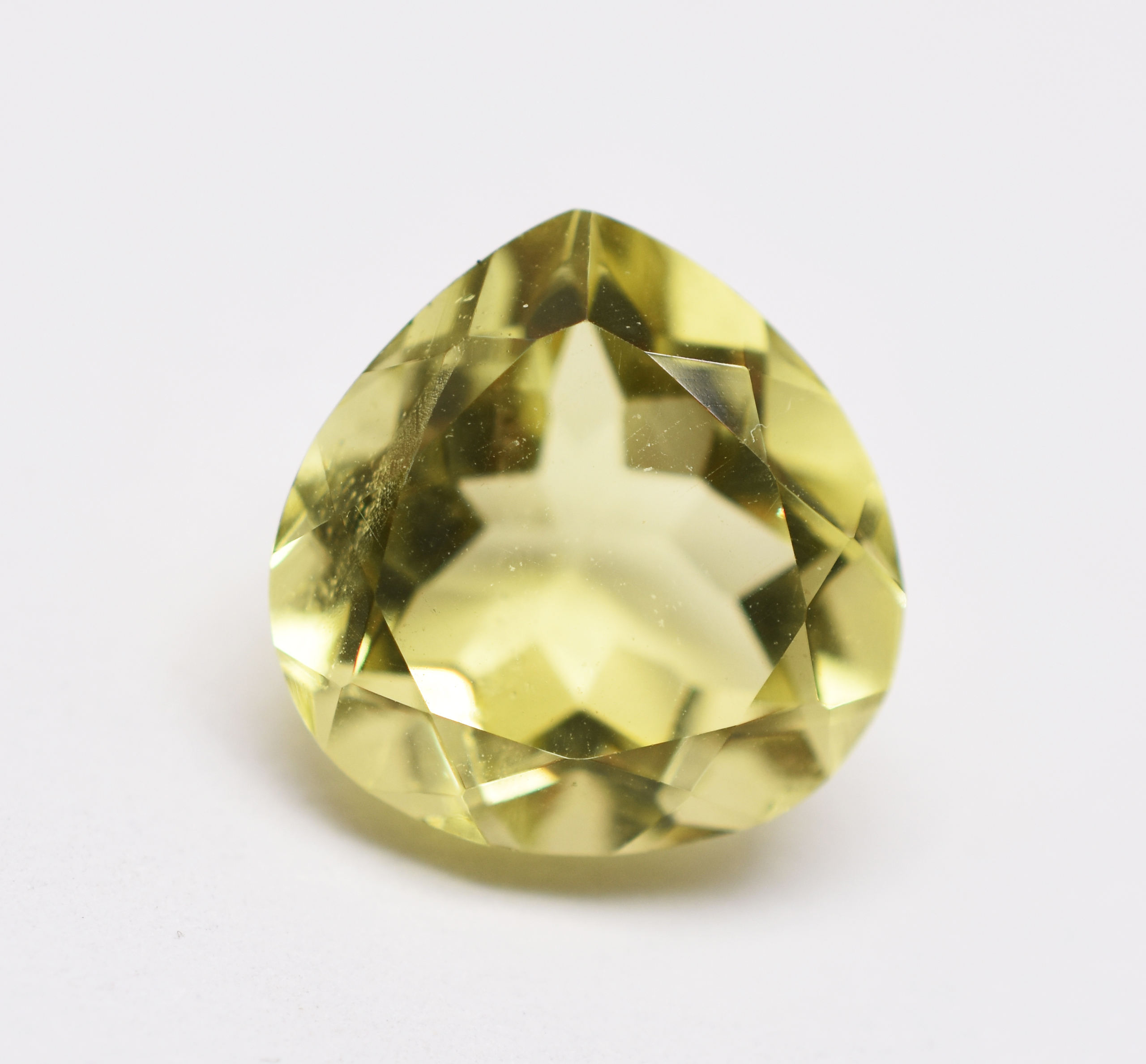 สีเหลือง