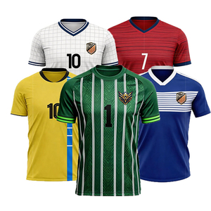 Maillot de football style équipe nationale 2026, design professionnel, avec nom et numéro, uniforme de football pour adulte et adolescent - Product Image 1