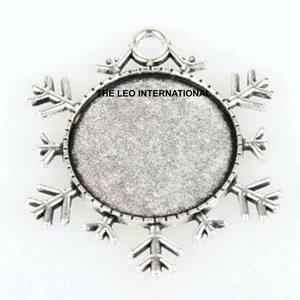 Bandeja de Navidad chapada en plata con forma redonda de Metal de aluminio Estilo elegante Venta caliente Bandeja de Navidad de la más alta calidad - Product Image 3