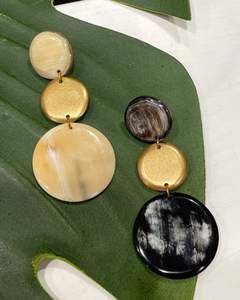 Pendiente de cuerno de búfalo de Venta caliente, nuevo diseño, accesorios de regalo para el Día de la madre, pendientes de cuerno al mejor precio, producto de HF CRAFTS - Product Image 1