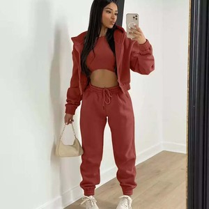 Conjunto de chándal de 3 piezas para mujer, conjunto de chándal con capucha y joggers con logotipo personalizado, pantalones de jogging ajustados con cremallera para mujer - Product Image 5