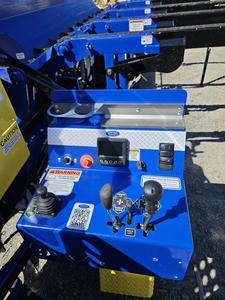Livraison Gratuite DYNA SC-16 Rapid Split 56HP Diesel, Processeur de Bois de Chauffage, 6 Cordes/Heure, Capacité de Bûches de 22 Pouces, Convoyeur de 16 Pieds - Product Image 2