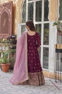 Vêtements de fête de mariée de créateur indien les plus vendus, dernière robe marron exclusive, vêtements de fête de mariée avec Dupatta, vêtements ethniques les plus à la mode - Product Image 6
