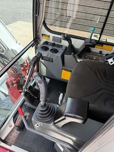 Miniexcavadora TB2352 con Motor Yanmar PLC de Alta Eficiencia y Bomba Hidráulica TB130, Excavadora Compacta de 3214 kg con Alta Capacidad de Excavación - Product Image 2