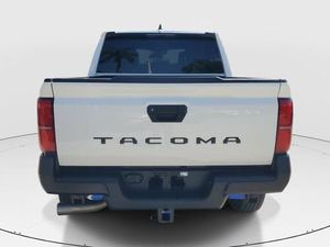 BAISSE DE PRIX ! Vente aux enchères par un courtier : Tacoma SR DoubleCab RWD 2024 - Product Image 5