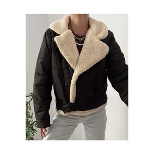 Cappotto riccio trapuntato nero (peluche) da donna - Product Image 3
