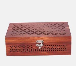 Boîte-cadeau en bois de luxe de haute qualité Boîte sculptée de style moderne faite à la main avec usine de vernissage en gros - Product Image 5
