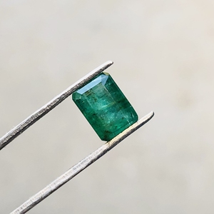 Piedra preciosa Esmeralda verde hecha a mano para joyería astrológica Cristal natural con forma ovalada y cojín Producto a granel - Product Image 3