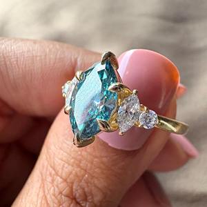 Bague de fiançailles en diamant de laboratoire de couleur bleue taille marquise de 2 carats en or 14 carats, bague de mariage à cinq pierres pour femmes à bas prix - Product Image 5