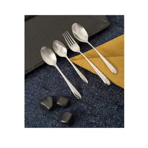 Ensemble de couverts en métal argenté Unique et élégant avec finition argentée, fabrication de taille personnalisée et fournisseur indien - Product Image 1