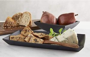 Bandeja para servir comida hecha a mano de primera calidad en metal galvanizado negro con diseño elegante perfecto para desayuno y utensilios de cocina - Product Image 3