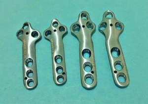 ชุดอุปกรณ์ศัลยกรรมกระดูกสแตนเลส 8 ชิ้น TPLO 2.7 มม. และ 3.5 มม. แผ่นซ้าย + ขวา ได้รับการรับรองมาตรฐานสูงจาก Pentax สำหรับการผ่าตัดสัตว์ - Product Image 3