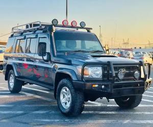 Land Cruisers d'occasion To-yotas GXL 79 2019 D Double Cabine AWD Boîte Manuelle Hydraulique Cuir RHD Pick-Up 2024-4.5 - Product Image 3