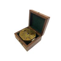 Accessoires nautiques présente cadran solaire gravé compas de poche en laiton nautique cadeaux antiques disponibles à la vente maintenant