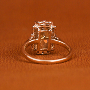 Bague de fiançailles classique en or 14 carats avec diamant jaune radiant de taille radiante créé en laboratoire, sertissage halo, diamant rond rose, élégante pour femme - Product Image 3