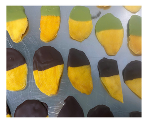 Mango en Chocolate, Bocaditos de Mango Deshidratado Cubiertos con Chocolate, Mango en Chocolate Suave, Snack Vietnamita, Coco, Maracuyá - Product Image 1