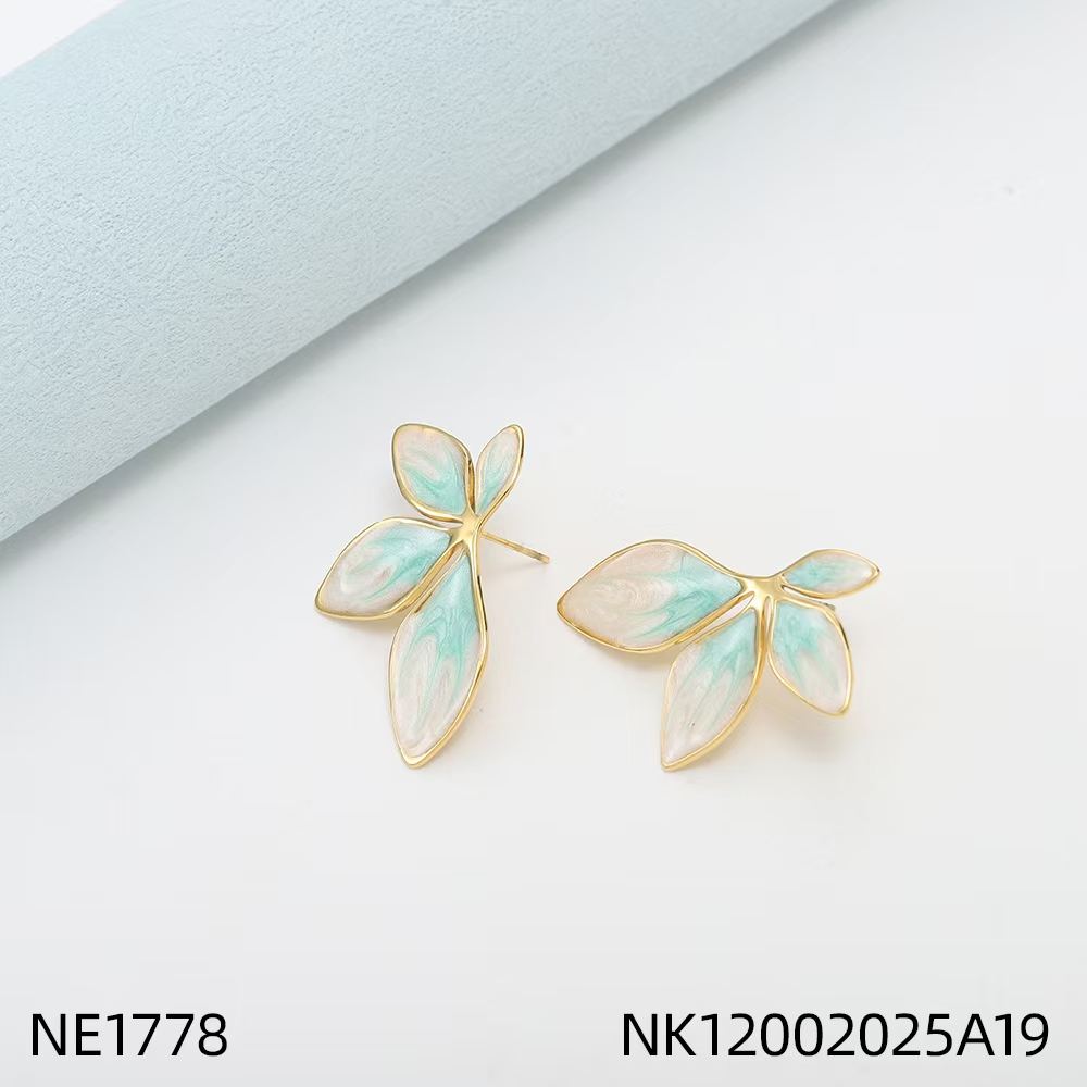 สีเขียว