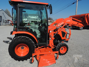 Tractor Compacto Kubota LX2610HSD de 25HP, 40HP, 50HP, 4WD, Hidrostático, con Cargador, Diésel, para Granja, en Venta - Product Image 2