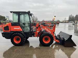 Chargeur sur pneus Kubota R640 2024-Chargeur compact de 5.2 tonnes avec moteur diesel Kubota de 64.4 HP-Équipement de construction durable - Product Image 2