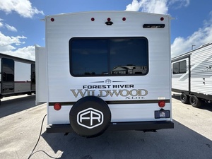 Nouveau 2026 F-o-r-e-s-t R-i-v-e-r Wildwood X-L-i-t-e 24RLXL - Product Image 3