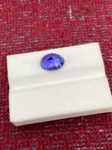Coupe ovale de Tanzanite de couleur bleue royale riche naturelle super attrayante avec une excellente couleur Loupe naturelle Zoisite 3.89 carats propre - Product Image 6