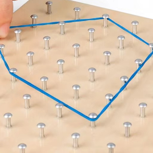 Geoboard de madera Wissen Techus, suministros educativos para niños - Product Image 1
