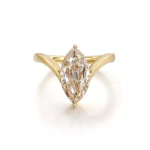 Anillo Noble Old Mine Marquise de Champán Fino con Diamante Cultivado en Laboratorio de 3.22 Ct J VVS2 en Oro Amarillo de 14K, Color Fantasía, Elección del Coleccionista - Product Image 1