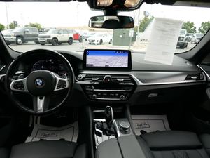 BMW Serie 5 540i XDrive AWD 4D SUV 2023 Usado, Transmisión Automática de 6 Velocidades, Cuero, 8 Cilindros, Deportivo, Tracción en las Cuatro Ruedas, Volante a la Derecha/Izquierda - Product Image 2