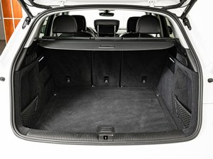 Q5 2017 Usado, SUV con Tracción en las Cuatro Ruedas, Interior de Cuero Oscuro, Transmisión Automática, 75k-100k Millas - Product Image 4