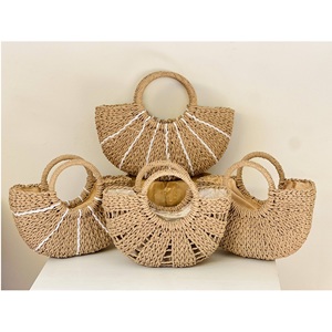 กระเป๋าสะพายไหล่ทำจากผักตบชวา ลายละเอียดอ่อน หูหิ้วสองข้าง เปิด-ปิดง่าย สินค้ามาใหม่ เป็นมิตรกับสิ่งแวดล้อม สไตล์วินเทจ ทนทาน - Product Image 1