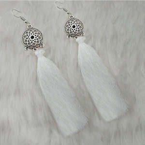 Tip Top Fashions Boucles d'oreilles fines Fil blanc Plaqué Rhodium Tassel 1313323E - Product Image 1