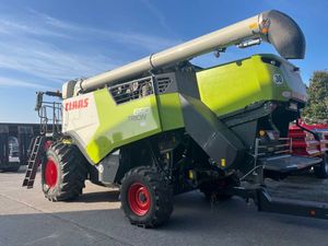 Máquina Agrícola de Alto Rendimiento 7400, Eficiente en la Recolección y Cosecha de Granos con Componente Central del Motor - Product Image 5