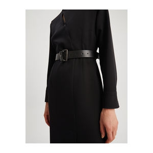 Vestido BGN con Cinturón y Detalles de Cremallera - Product Image 4