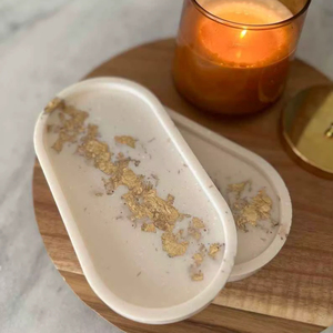 ถาดเรซิ่นตกแต่งหลากสี ถาดจัดระเบียบเครื่องสำอาง ของตกแต่งบ้าน ถาดเรซิ่นทรงรี ถาดวางของบนโต๊ะเครื่องแป้ง คุณภาพสูง - Product Image 1